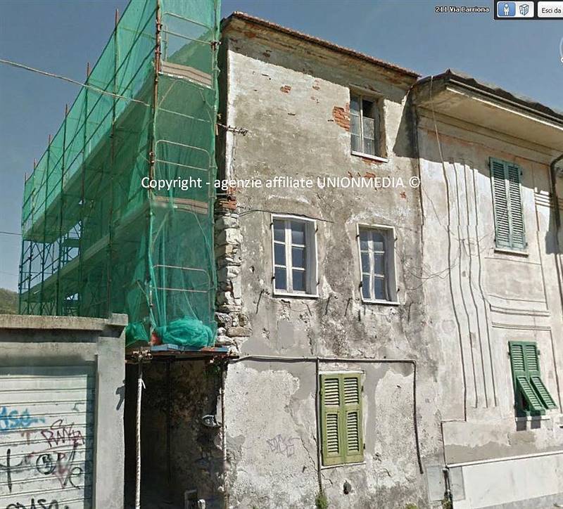 Terratetto da ristrutturare a Carrara
