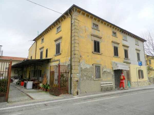 Casa semi indipendente in Piazza Ranieri Bientinese a Orciano Pisano