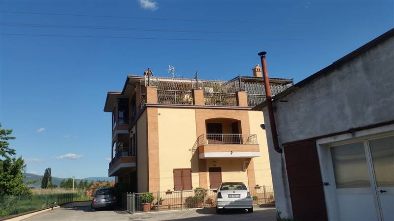 Attico in ottime condizioni in zona Castelnuovo a Assisi