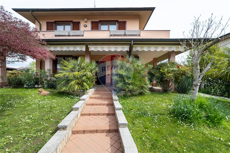 Villa in Via Matteotti 63l a Cambiago