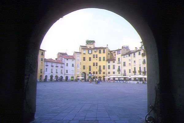 Trilocale abitabile in zona Picciorana a Lucca