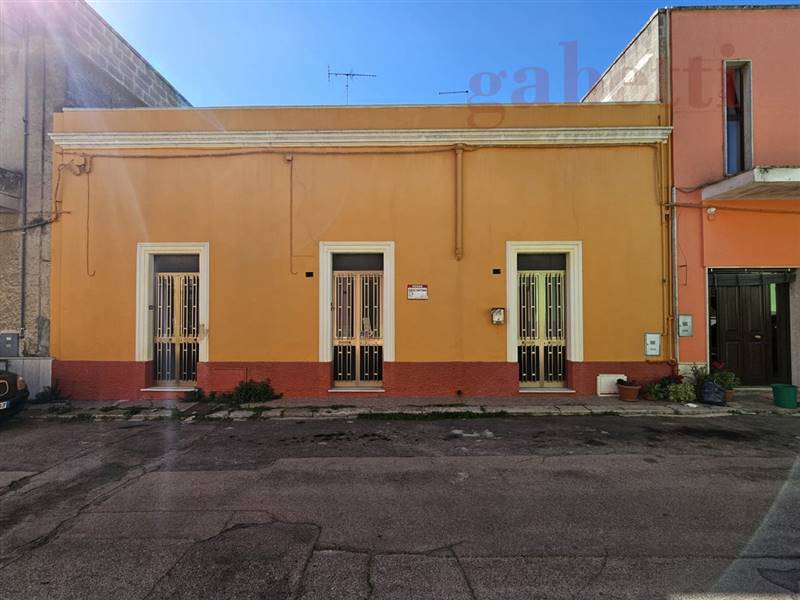 Casa singola in Via Palermo, 74 - 76 - a Copertino