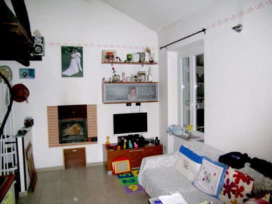 Appartamento in ottime condizioni in zona Perticato a Mariano Comense