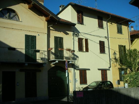 Casa semi indipendente in Via Cesare Battisti a Turate