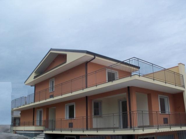 Villa in Monterosso in zona Monterosso Etneo a Aci Sant'Antonio