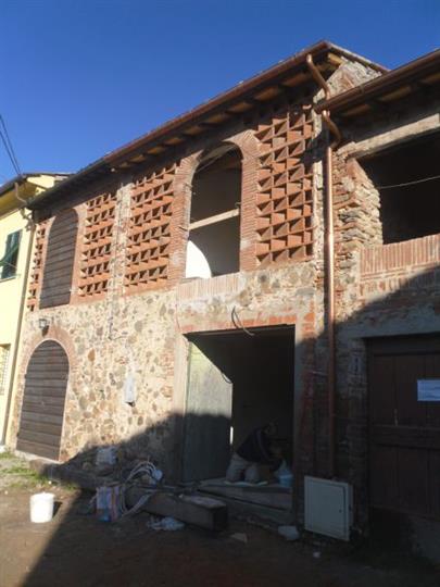 Rustico casale in nuova costruzione in zona la Cappella a Lucca