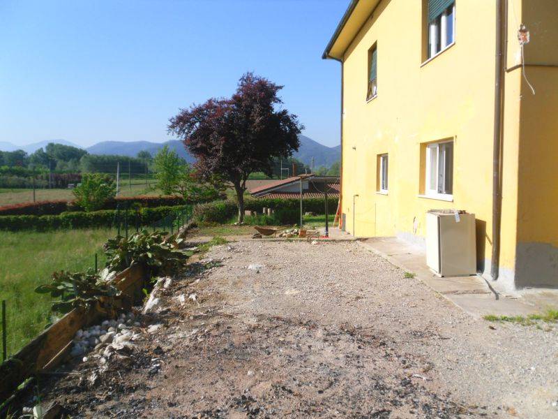 Appartamento indipendente abitabile in zona Carignano a Lucca