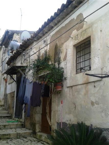 Casa singola in Via Santiglia in zona Scicli a Scicli