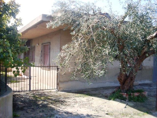 Casa singola in Via Einaudi in zona Cava D'Aliga a Scicli