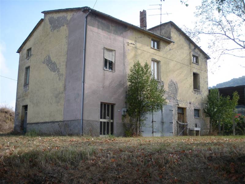 Casa singola da ristrutturare in zona Poggio Canoso a Rotella