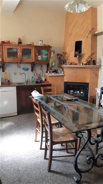 Casa singola in ottime condizioni in zona Mozzano a Ascoli Piceno