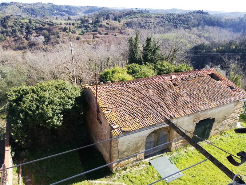 Rustico casale in Via Martiri della Libertã in zona Marti a Montopoli in Val D'Arno