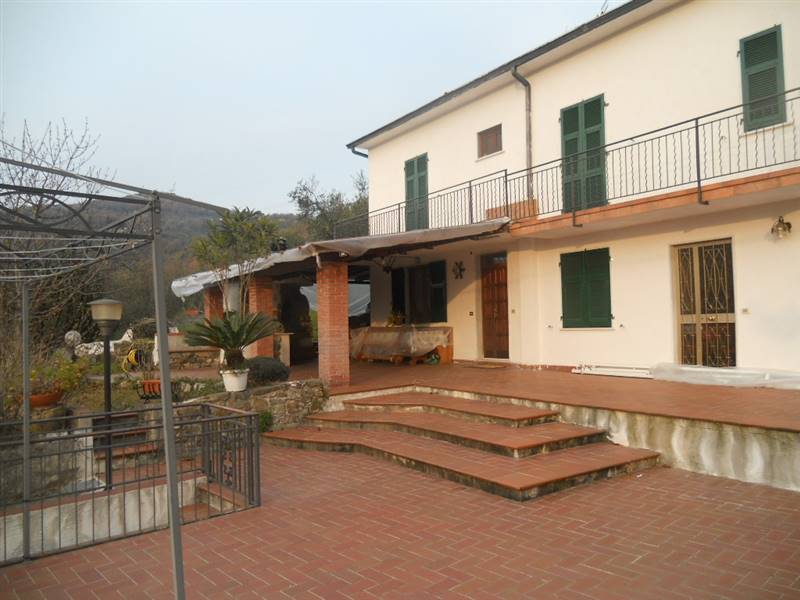 Casa semi indipendente in Via Serravalle a Luni
