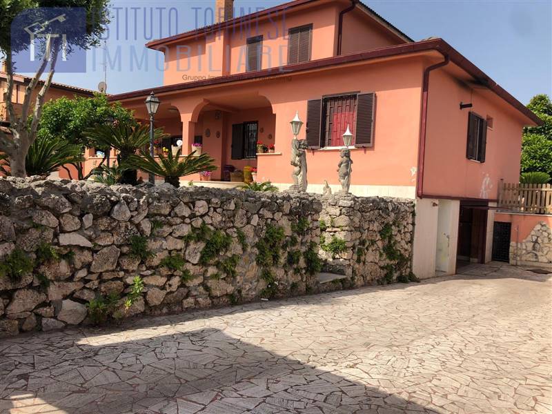 Villa in Via Savona a Ardea