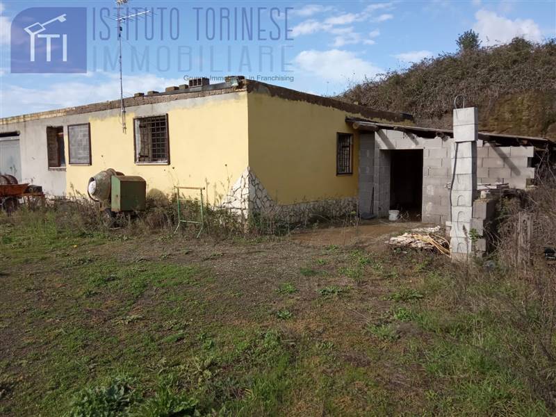 Villa in Via Fosso Dell'Acqua buona in zona Lido Dei Pini di Ardea a Ardea