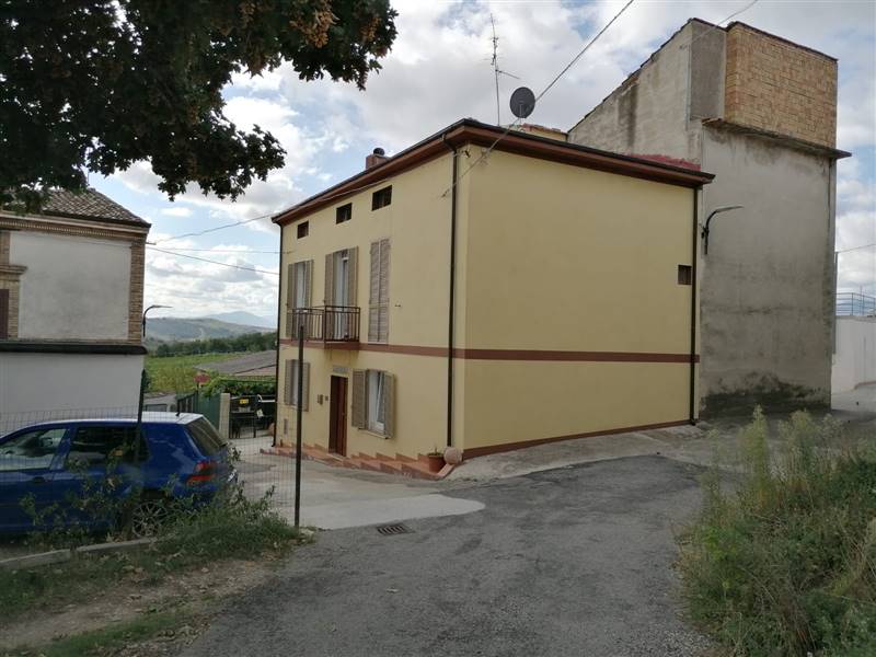 Casa singola in Via Cicconetti 46 a Poggiofiorito