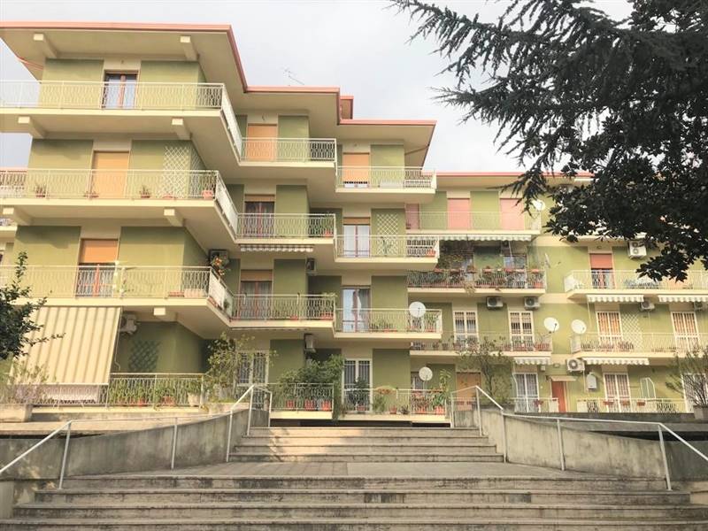 Appartamento in Viale Lincoln in zona Caserta Ferrarecce - Acquaviva-lincoln a Caserta