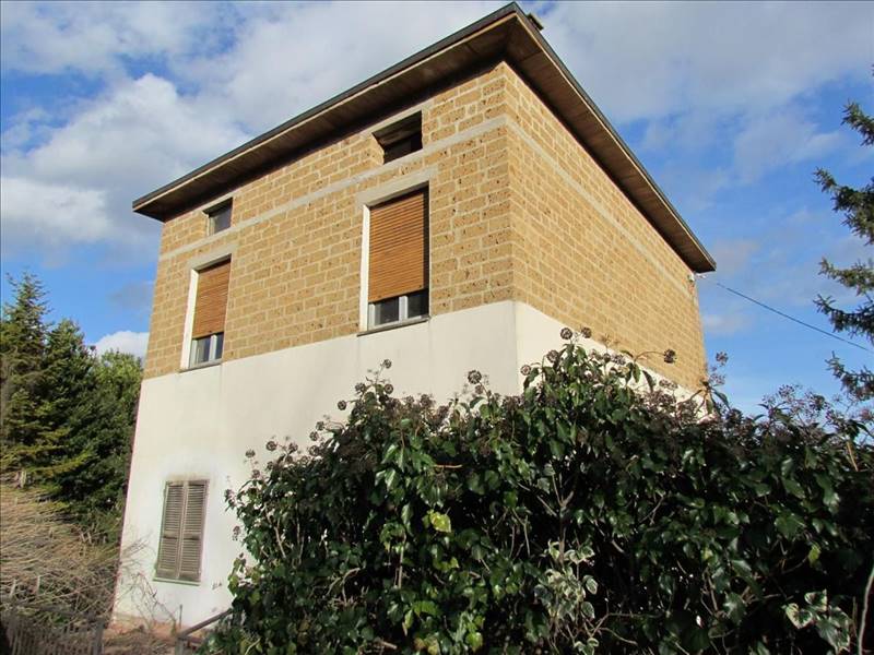 Casa singola da ristrutturare a Castiglione del Lago