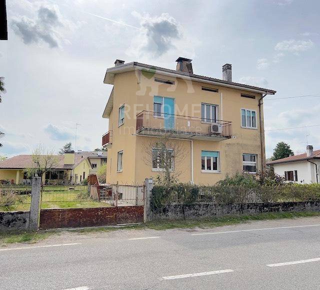 Casa singola da ristrutturare in zona Feletto Umberto a Tavagnacco